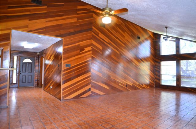 708 Catamaran Circle, Blessing, TX 77419