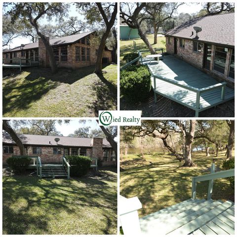 708 Catamaran Circle, Blessing, TX 77419