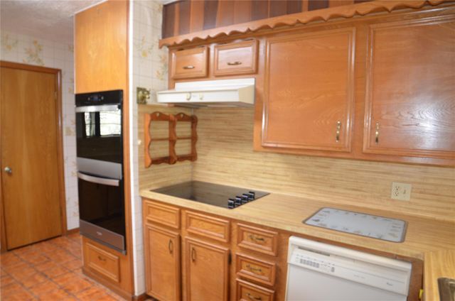 708 Catamaran Circle, Blessing, TX 77419