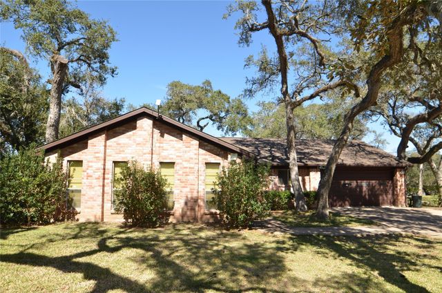 708 Catamaran Circle, Blessing, TX 77419
