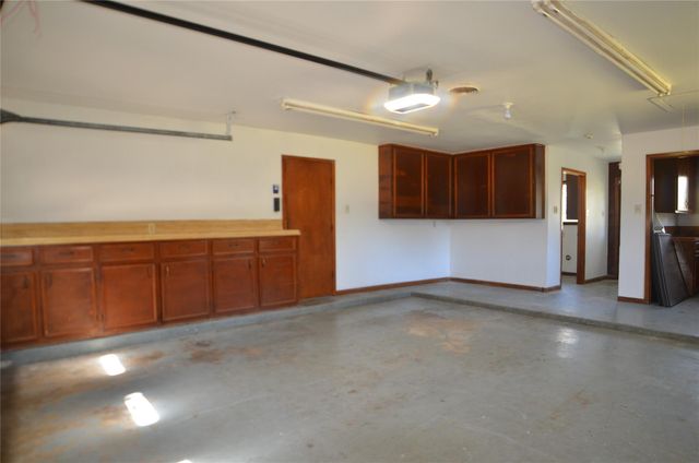 708 Catamaran Circle, Blessing, TX 77419