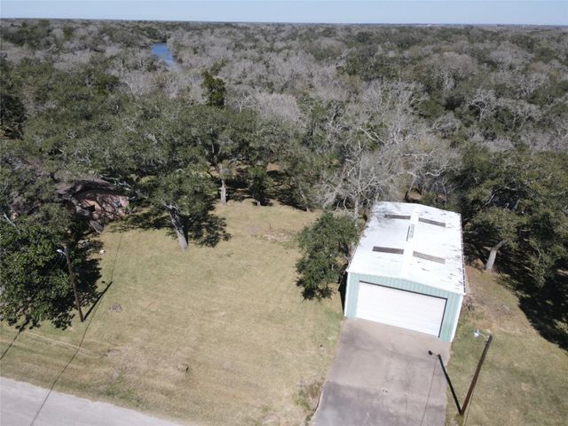 708 Catamaran Circle, Blessing, TX 77419