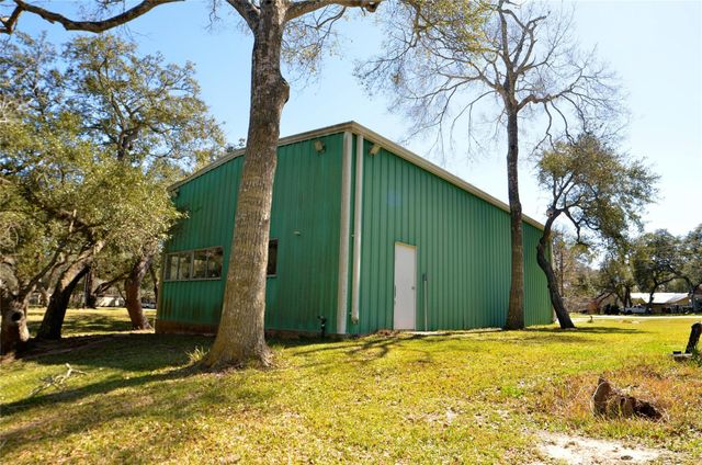 708 Catamaran Circle, Blessing, TX 77419