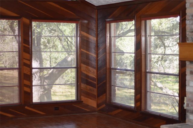 708 Catamaran Circle, Blessing, TX 77419