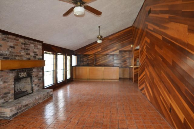 708 Catamaran Circle, Blessing, TX 77419