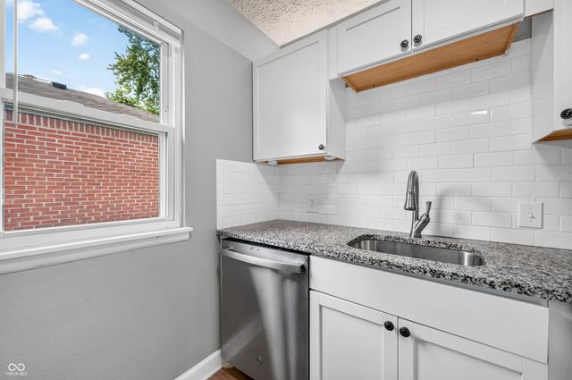 6043 Ivanhoe Street, Indianapolis, IN 46219