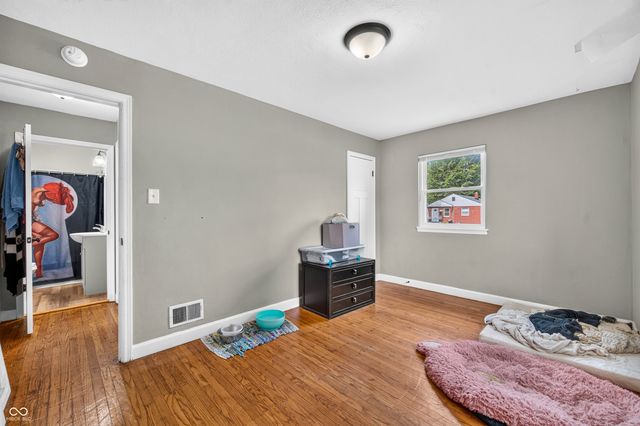 6043 Ivanhoe Street, Indianapolis, IN 46219