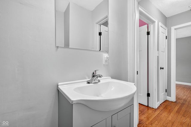 6043 Ivanhoe Street, Indianapolis, IN 46219
