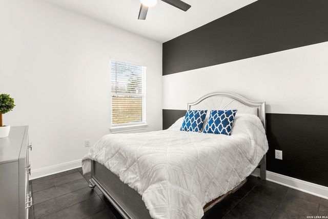 4230 Waterwood Pass, Elmendorf, TX 78112