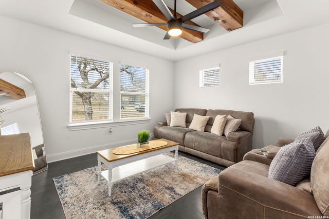 4230 Waterwood Pass, Elmendorf, TX 78112