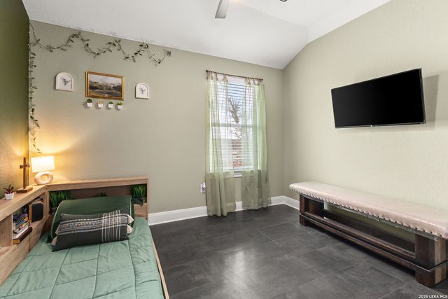 4230 Waterwood Pass, Elmendorf, TX 78112