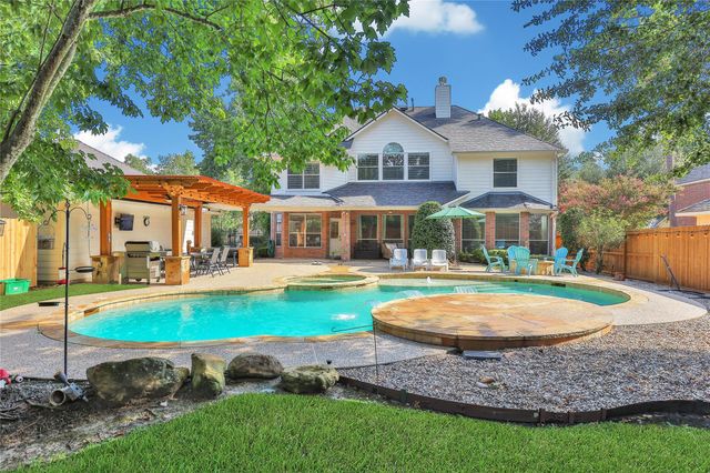 27 N Terrace Mill Circle, The Woodlands, TX 77382