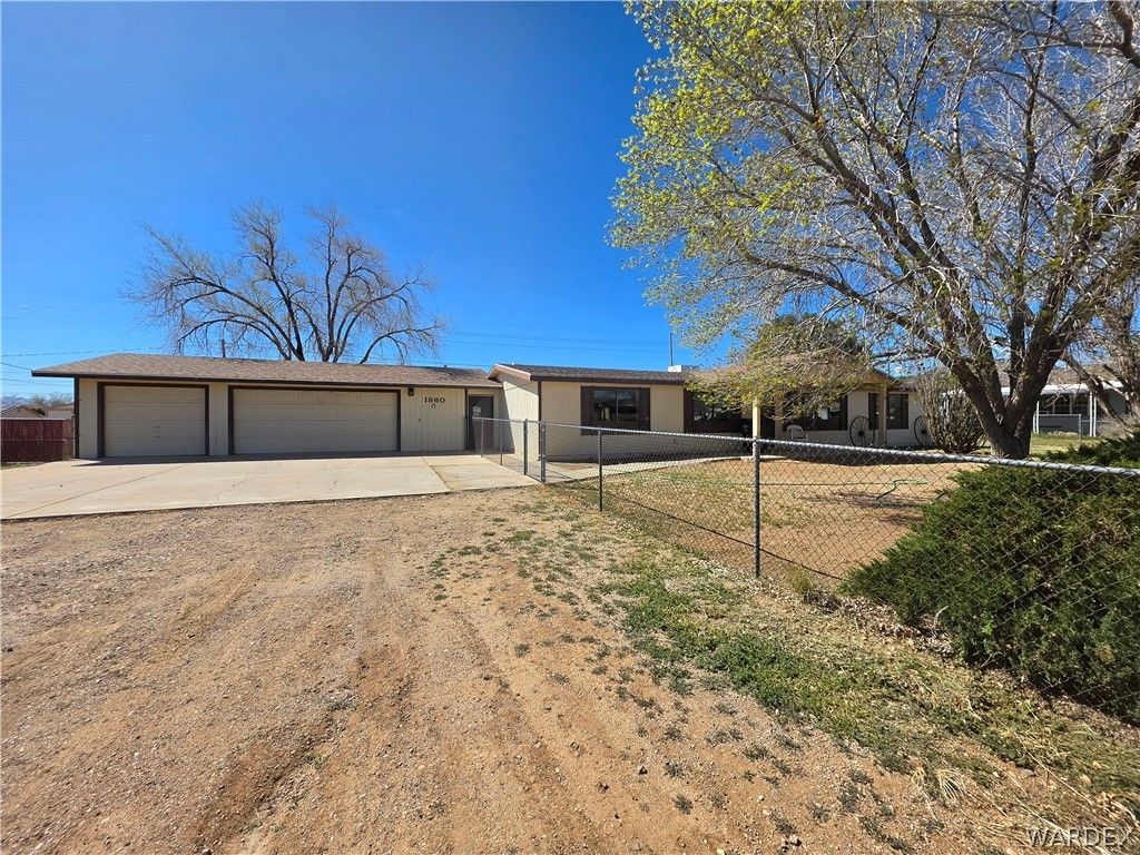 1860 E Devlin Avenue, Kingman, AZ 86409