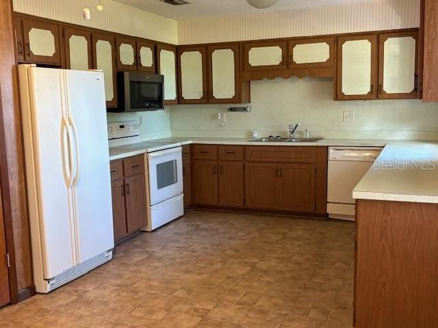 832 SHERWOOD DRIVE, Lake Wales, FL 33898