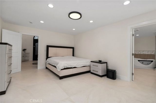 16572 Carousel, Huntington Beach, CA 92649