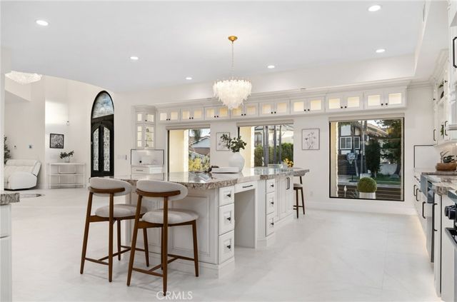 16572 Carousel, Huntington Beach, CA 92649
