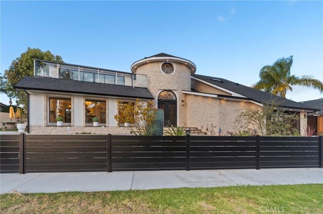 16572 Carousel, Huntington Beach, CA 92649