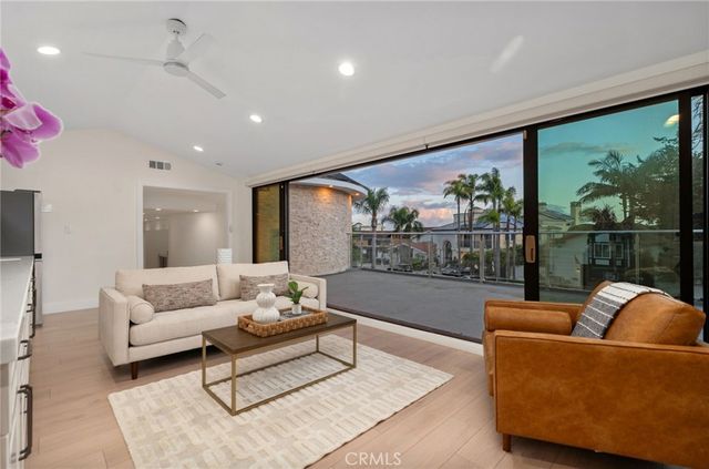 16572 Carousel, Huntington Beach, CA 92649