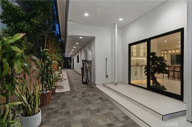 16572 Carousel, Huntington Beach, CA 92649