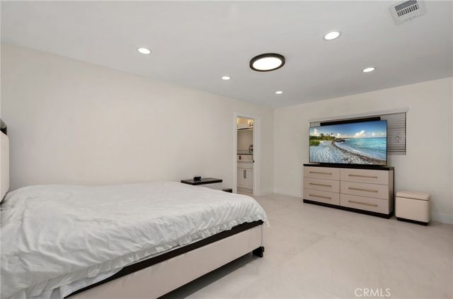 16572 Carousel, Huntington Beach, CA 92649