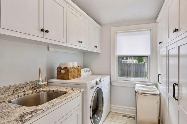 458 Holly Avenue, Saint Paul, MN 55102