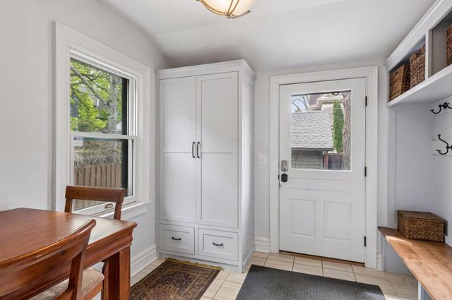 458 Holly Avenue, Saint Paul, MN 55102