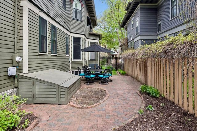 458 Holly Avenue, Saint Paul, MN 55102