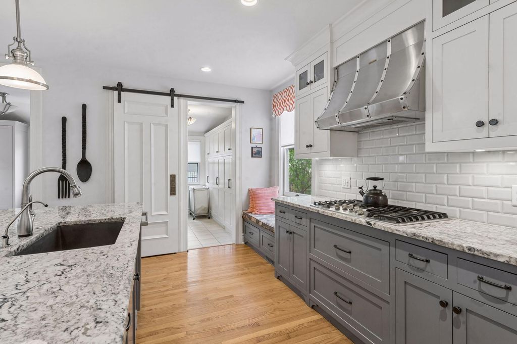 458 Holly Avenue, Saint Paul, MN 55102 — photo 2