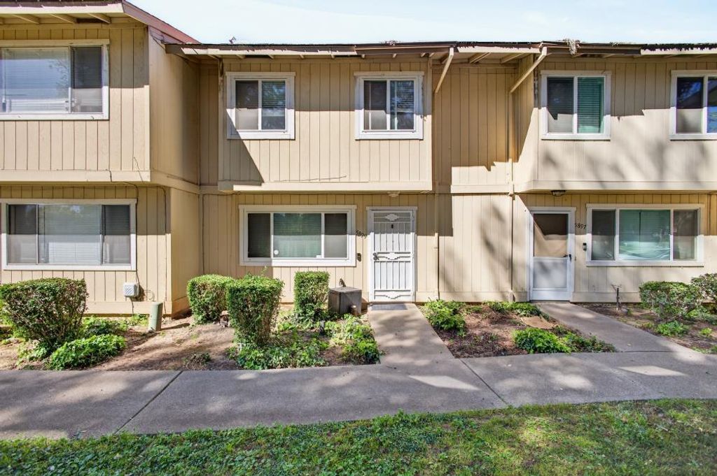 5899 Bamford Dr, Sacramento, CA 95823