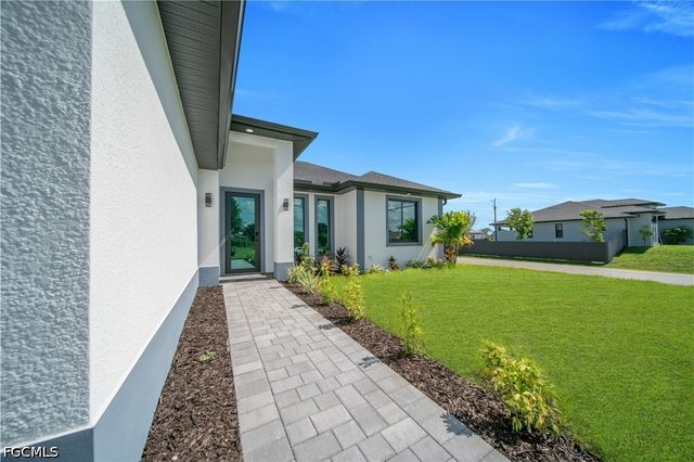 1825 NE 22nd TER, Cape Coral, FL 33909