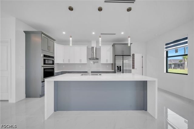 1825 NE 22nd TER, Cape Coral, FL 33909