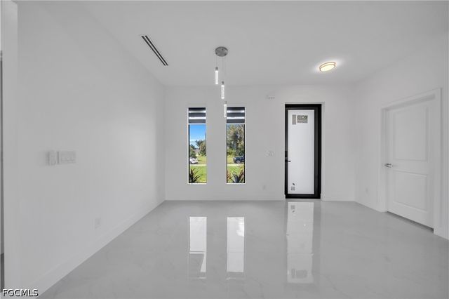 1825 NE 22nd TER, Cape Coral, FL 33909
