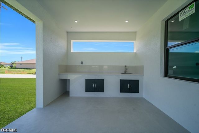 1825 NE 22nd TER, Cape Coral, FL 33909