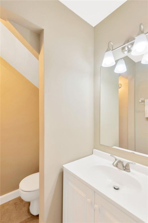 Image 6 of property listing at 5170 SUNRIDGE PALMS DRIVE, Tampa, FL 33617