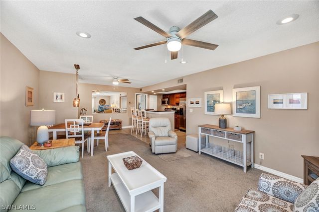 240 Palm DR 2, Naples, FL 34112