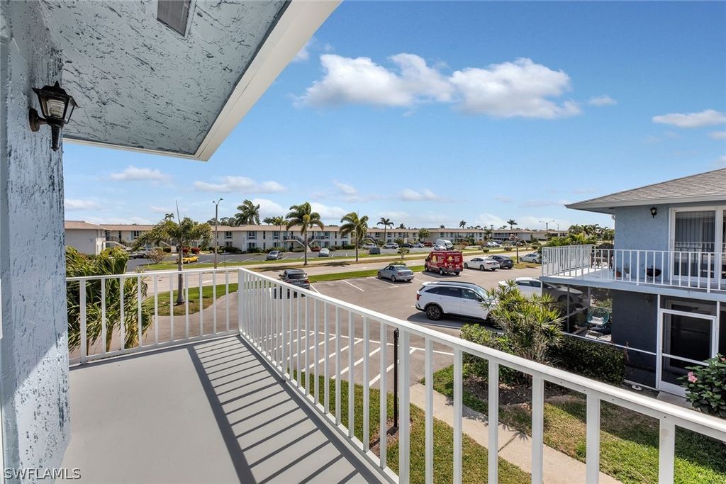 240 Palm DR 2, Naples, FL 34112