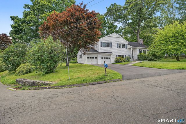 4 Ezra Road, Danbury, CT 06811