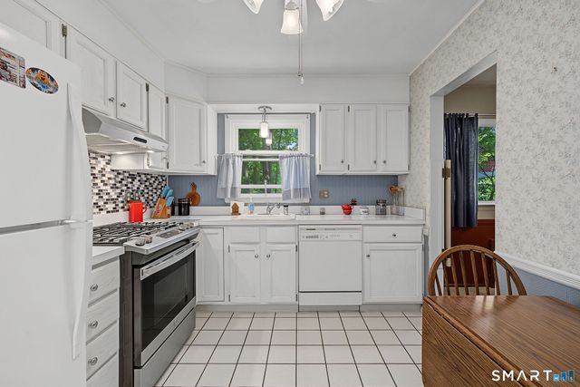 4 Ezra Road, Danbury, CT 06811