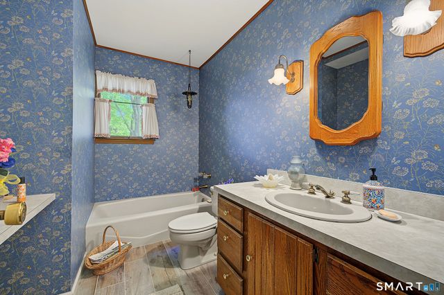 4 Ezra Road, Danbury, CT 06811