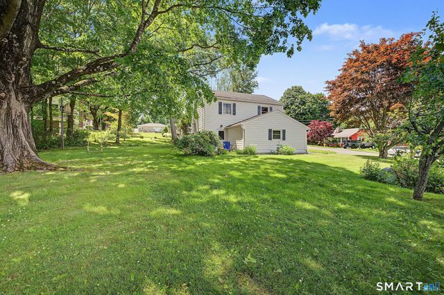 4 Ezra Road, Danbury, CT 06811