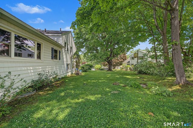 4 Ezra Road, Danbury, CT 06811