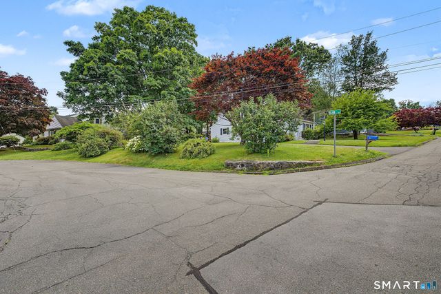 4 Ezra Road, Danbury, CT 06811