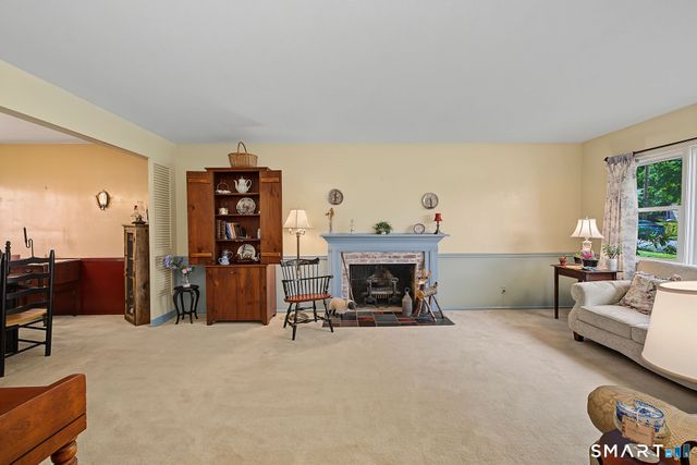 4 Ezra Road, Danbury, CT 06811