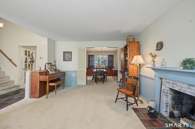 4 Ezra Road, Danbury, CT 06811