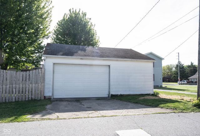 306 S East Street, Pendleton, IN 46064