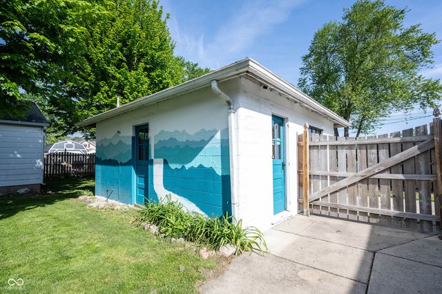 306 S East Street, Pendleton, IN 46064