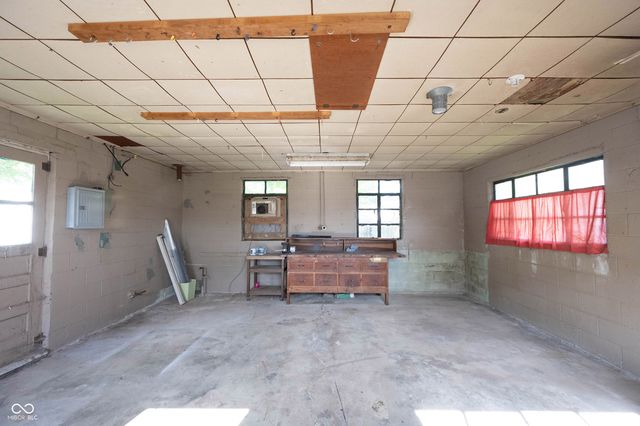 306 S East Street, Pendleton, IN 46064