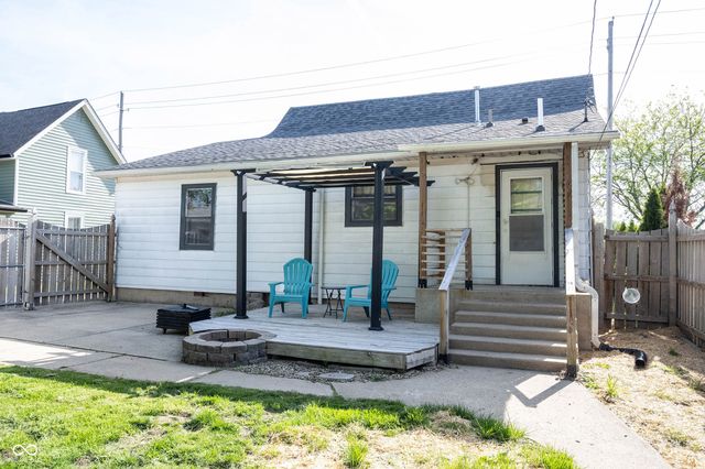 306 S East Street, Pendleton, IN 46064