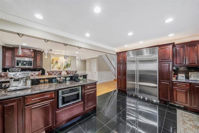 2 Jodi Drive, Manorville, NY 11949