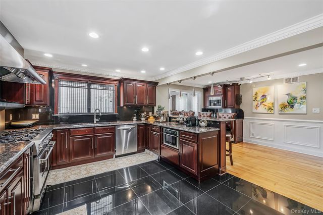 2 Jodi Drive, Manorville, NY 11949